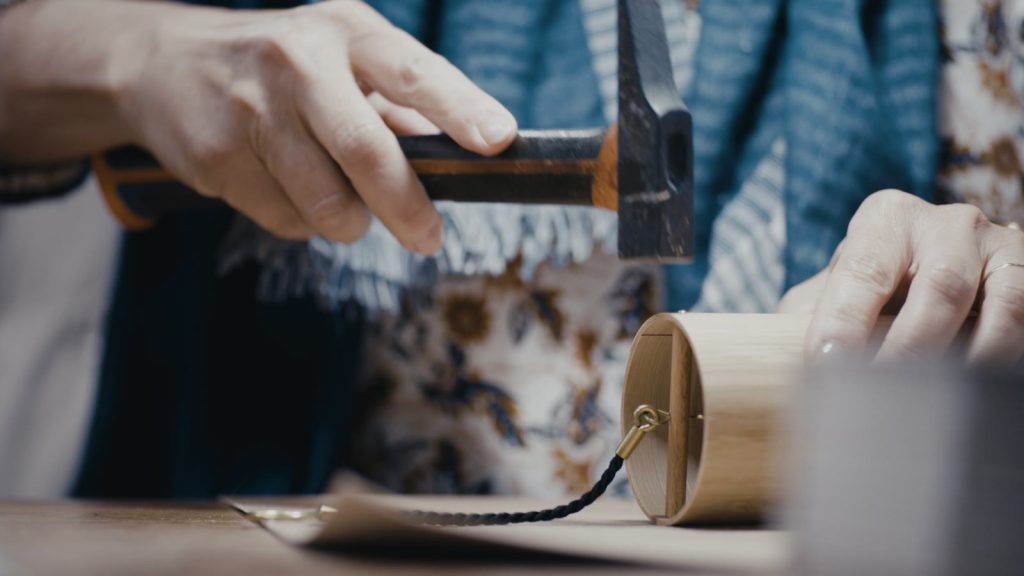 Fabrication artisanale d’un carillon Koshi